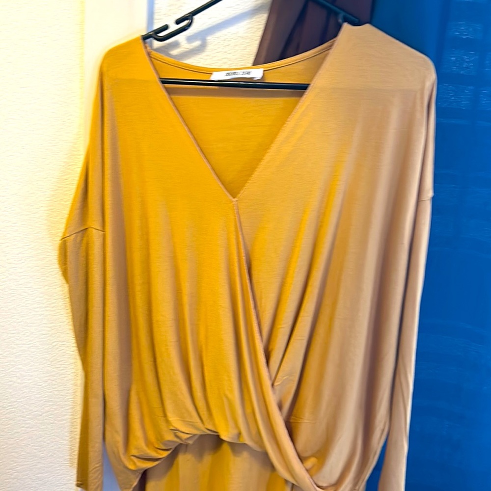 Woman’s oversized top